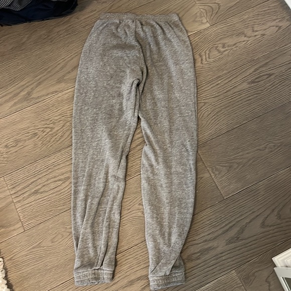 Brandy Melville Rosa Sweatpants - Picture 3 of 3